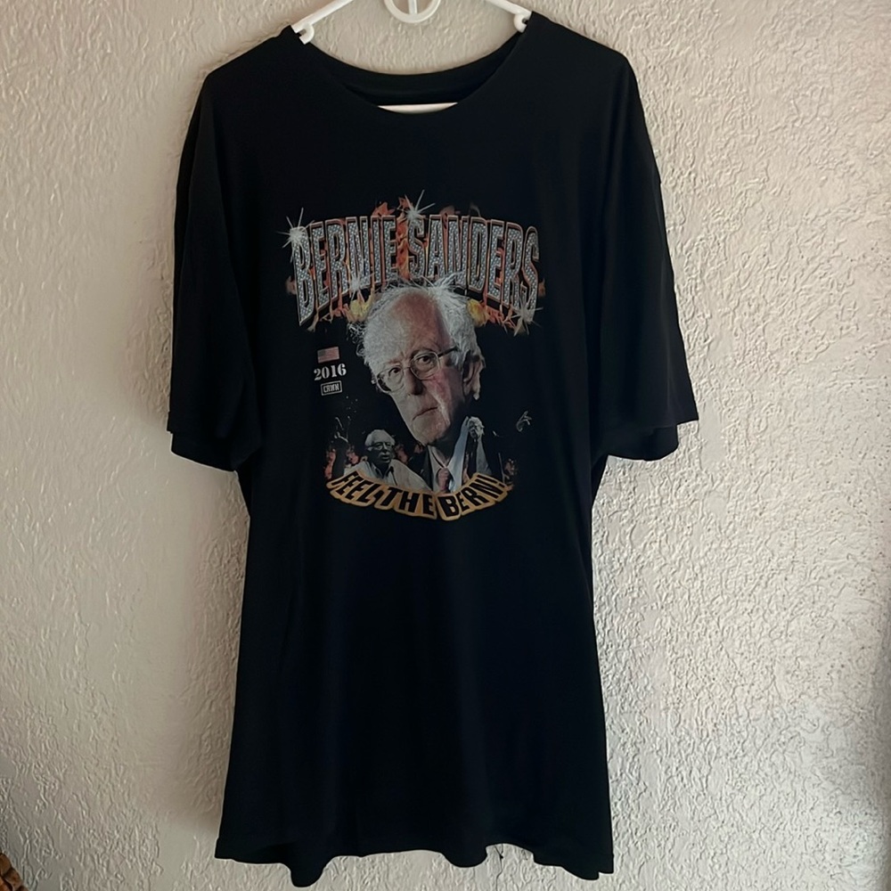 Undrcrwn Bernie Sanders tee XXL